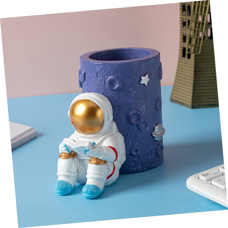 Operitacx Astronaut Pencil Holder Resin Craft Space Theme Desk Organizer