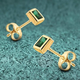Miore square stud earrings for women in 9kt 375 yellow gold with green emerald