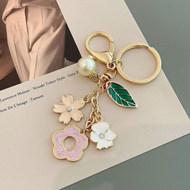 Hidysfas Keychain for Women Pearl Flowers Chain Keyring Cute Bag Car Keys Purse Charms for Handbags Accessories-White