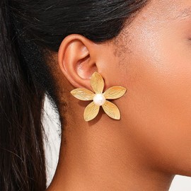 Flower Earrings for Women Trendy Gold Floral Stud Earrings Boho Large Flower Earings Big Statement Earings Elegant Summer Spring Earings Trendy Jewelry Gift