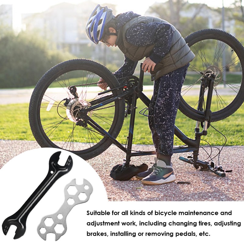 2 pieces conical bicycle keys, 1 piece 8 shaped flower