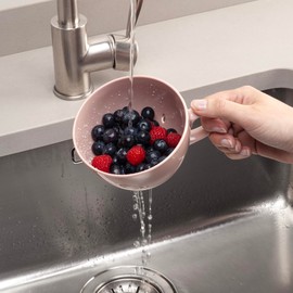 Zeal Berry Colander Cup, Small Hand-held Cup Shape Melamine Strainer/Sieve, for Washing & Draining Fruits, and Berries (10cm) - Rose Pink