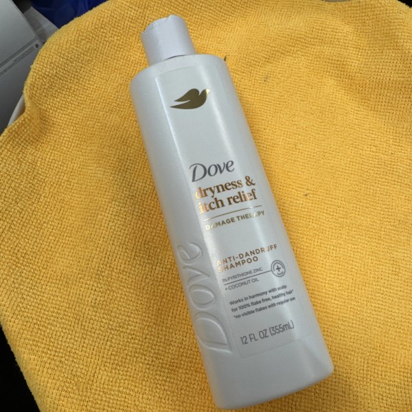 Moisturizing Anti-Dandruff Shampoo with Pyrithione Zinc & Coconut Oil, 12