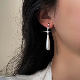 TseenYi Pearl Drop Earrings Long Teardrop Pearl Earrings