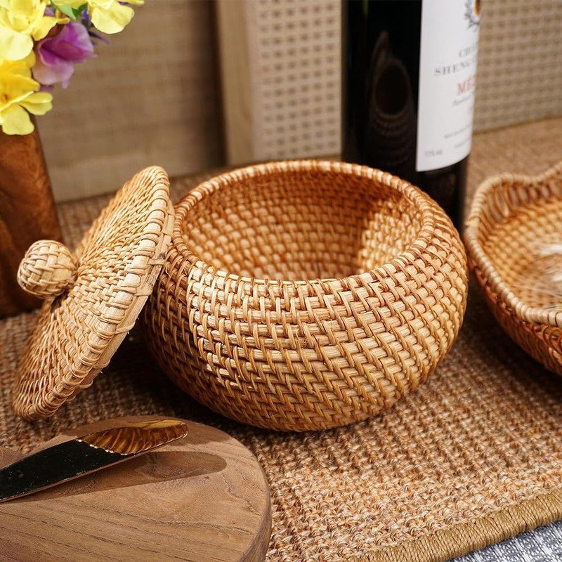 BOFRHME Round Rattan Basket with Lid Fruit Snack Basket for