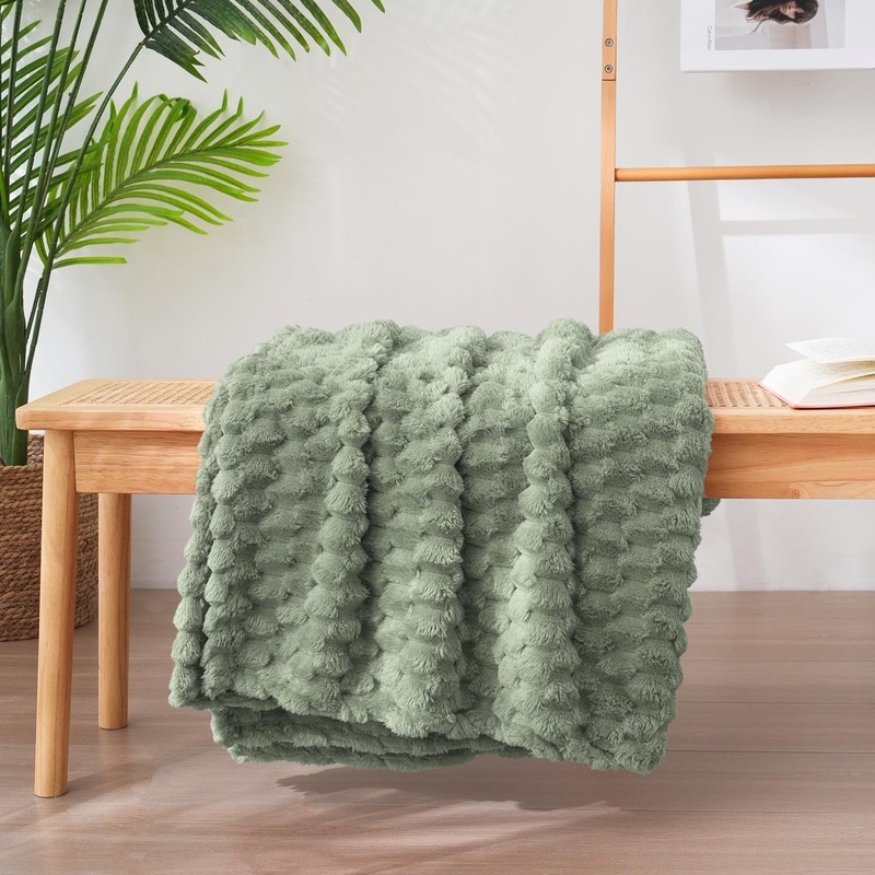 Vessia Flannel Fleece Throw Blanket, 3D Jacquard Sage Green Fuzzy
