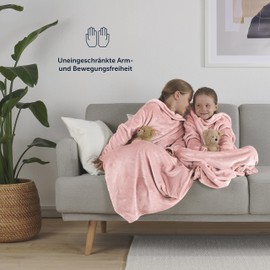 Blumtal Unisex Sleeve Blanket - Cuddly Blanket Fluffy with Sleeves - Oeko-Tex Certified Blanket with Sleeves and Foot Pocket - Sleeve Blanket for Men and Women - Blanket with Arms Adults in Various