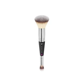 It Cosmetics Heavenly Luxe Complexion Perfection #7 – Brocha para Base y Corrector, Cerdas Suaves y Pro-Higiénicas, Ideal para Todo Tipo de Piel, Doble Cabezal