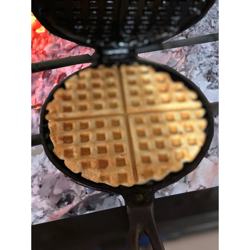 Rome's #1100 Old Fashioned Waffle Iron, Cast Iron
