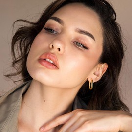 Aretes Aros de Oro para Mujer, Arete de Delicado Forma Cuadrada Bañados en Oro 14K, Hipoalergénicos, Pendientes de Colgante Acero Inoxidable para Mujer, Joyería Elegante Regalos para ella novias