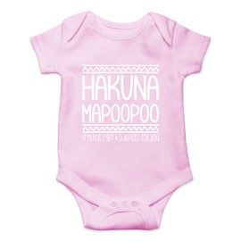Hakuna Mapoopoo - Parodia de películas y traducción divertida - Lindo body de bebé de una pieza, Rosado, 6 meses