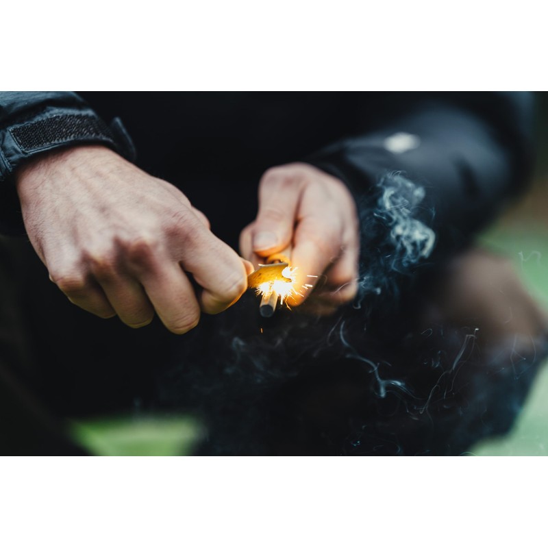 WIKA Fire Steel, Fire Starter with Waterproof Aluminium Tinder Box,