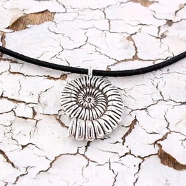 Collar de mujer para mujer, collar de caracola con patrón de rayas, longitud ajustable, cadena de tendencia, cadena, Zinc                             