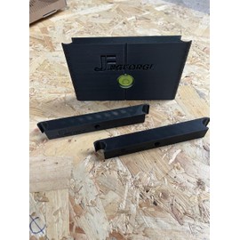 Jig Forge - 15mm Shower Pipe Levelling Tool - 150mm Centres - Built-in Spirit Level + 2 Pipe Clips