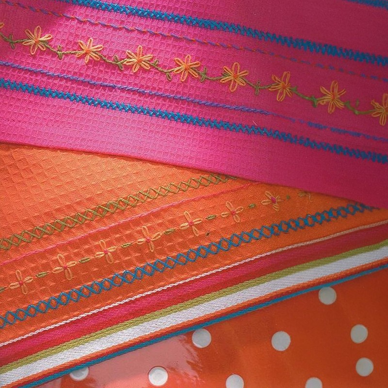 LEISURE ARTS - Libro 2 con monogramas Bordados