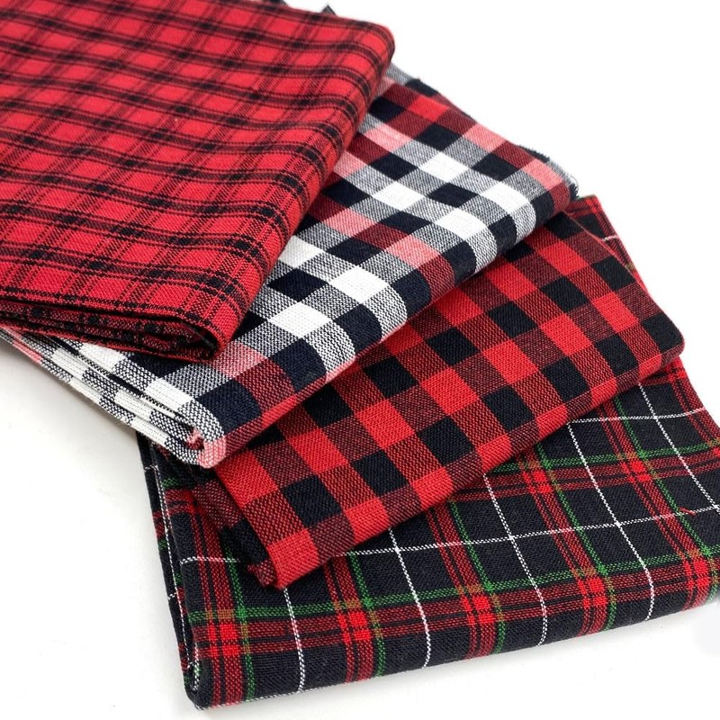 Set of 4 Fat Quarters, Lodge Red & Black Assorted