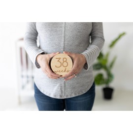 Pearhead Pregnancy Journey Milestone Markers, Wooden Weekly Growth Milestone Discs, Pregnancy Announcement and Baby Arrival Double Sided Photo Prop Cards, Modern Wooden Newborn Accessories