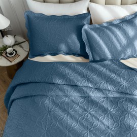 Auemtyn King Size Quilt Set 3 Pieces, Soft Lightweight Summer Bedspread, Reversible Microfiber Bed Coverlet for All Seasons, Bluish Grey, Floral Pattern (1 Quilt, 2 Pillow Shams)