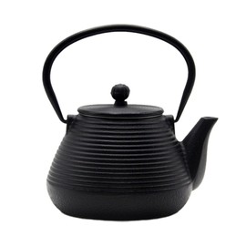 20.3oz Small Cast Iron Teapot, SECHUDO Cast Iron Tea Kettle for Stovetop Safe Coated with Enameled Interior, Cast Iron Tea Pot with Stainless Steel Infuser for Loose Tea (Black Pinstripe Pattern)