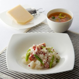 Narumi 50481-5321 Curry Dish, Pasta Plate, Diagonal 11.0 inches (28 cm), White, Simple, Square, Microwave Warming, Dishwasher Safe