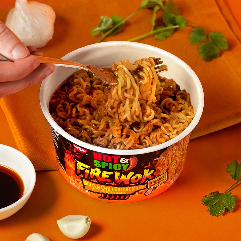 Nissin Hot & Spicy Fire Wok, Molten Chili Chicken, 4.37