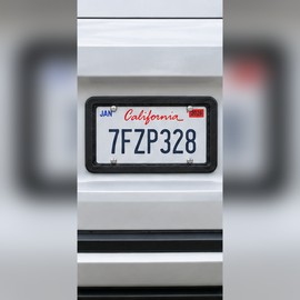 License Plate Frame for Cars – Lightweight 31 × 16 cm Holder with Weather-Resistant Design for Everyday Driving