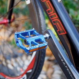 GEWAGE Folding Bike Pedals, Bicycle Pedals Reflectors with Bicycle Pedals, 9/16 Inch Non-Slip CNC Aluminium Platform Pedals for Folding Bikes, Mini Velo Bicycles, Children's Bikes