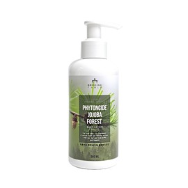 It's not sticky, but it's very moisturizing. Phytoncide forest body lotion / 끈적이진 않지만 보습은 빵빵 피톤치드 숲속바디로션