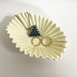 UMIRNI 9.45 Inch Modern Ceramic Decorative Bowl, Decorative Bowl for Kitchen Counter Dining Table Centerpiece,Ruffle Ceramic Fruit Bowl Farmhouse Home Decor