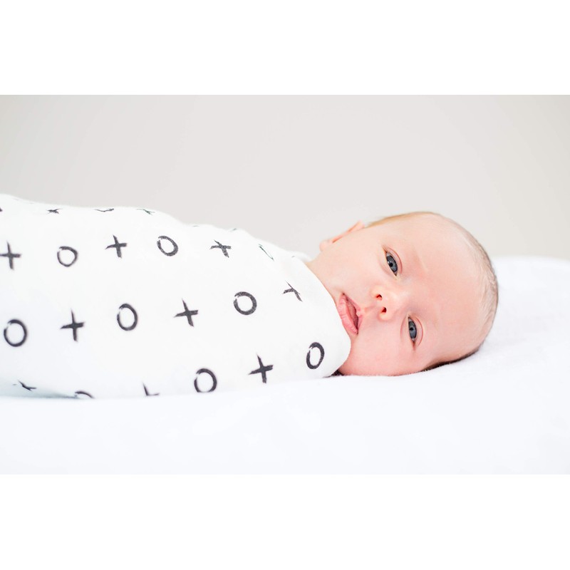 Lulujo Bamboo Swaddle Blanket Modern Collection (Hugs and Kisses)