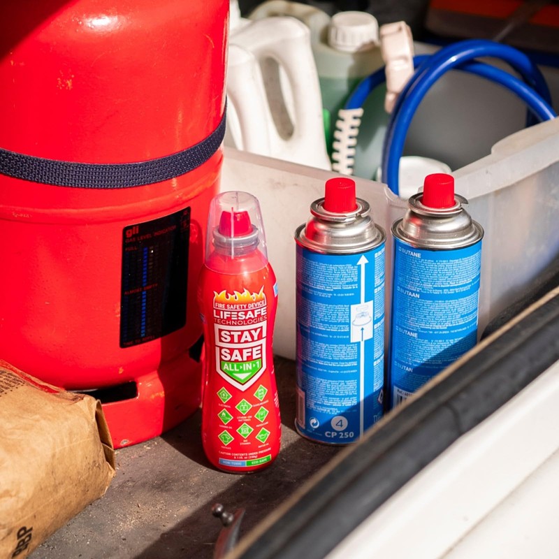 LifeSafe Technologies StaySafe All-in-1 Portable Fire Extinguisher, Compact Fire Spray