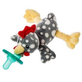 Mary Meyer WubbaNub - Chupete de peluche y chupete infantil, diseño de gallina rocosa | Peluche y chupón infantil, diseño Rocky Chicken, 6 pulgadas, silicona médica grado