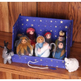 Pachamama Children Adult Hand Felted Christmas Nativity Scene 8 Pieces Handknitted Multicoloured 22x12x16 CM Display Box Fair Trade