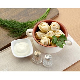 Aiseo 100pcs Pelmeni Maker Russian Ravioli Maker with Rolling Pin Handmade Dumpling Mold Set and Cutter,Metal Mold for Empanada Press ,Pelmenitsa,Cavatelli,Perogie Press