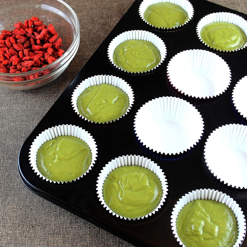 Xlloest Foil Cupcake Liners Baking Cups Paper Standard Red, 200