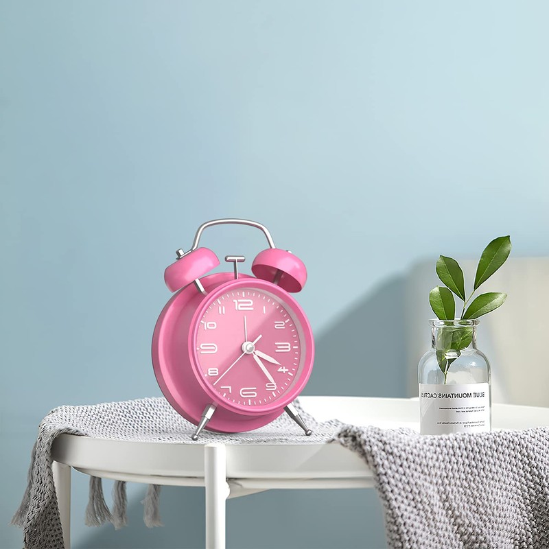 Yumyolk Classic Analogue Alarm Clock with Snooze Function, Vintage Quiet