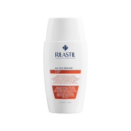 Rilastil - Sun System AK-Repair 100, Protector Solar Facial con Muy Alta Fotoprotección, Hidrata y Protege, Resistente al Agua, Apto para Pieles Propensas a Eritema y Manchas - 50 ml