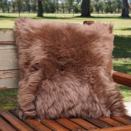 Khara Home - Funda de almohada de piel de oveja 100 % auténtica (16 x 16 pulgadas) - Lujoso cojín decorativo de una cara suave y esponjosa para sofá y recámara, fabricado en Argentina