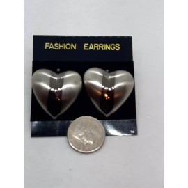 Unbranded NOS VTG 80's Brushed + Satin Polished Silver Tone Puffy Heart Earrings Metal