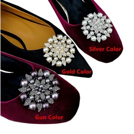 Ruihfas Fashion 2Pcs Stylish Removable Pearl Flower Shoe Clips Crystal Shoe Buckles for Wedding Party Prom (Gun Color)