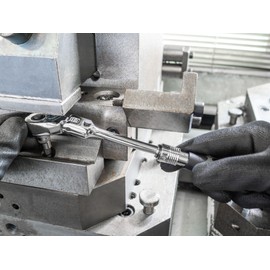 VIGOR Telescopic Reversible Ratchet Handle V6614N, 1/4 Inch Square, Extendable from 175-225 mm, 180 Degree Swivel Head, 4 Degree Operating Angle