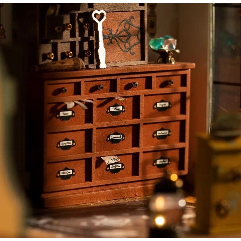 Robotime Kikis Magic Emporium