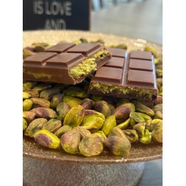 2 Pieces of Dubai Kunafa Chocolate Bar, Luxury Chocolate with Crispy Pistachio, Kataifi Pistachio Chocolate Knafeh, 72 Grams (2.5 Ounces) (2 Pieces, Dark Chocolate)