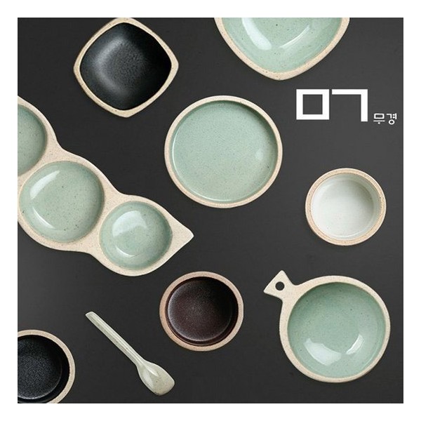 Special exhibition of handmade pottery artist&#39;s bowls, 37. Plain ceramics