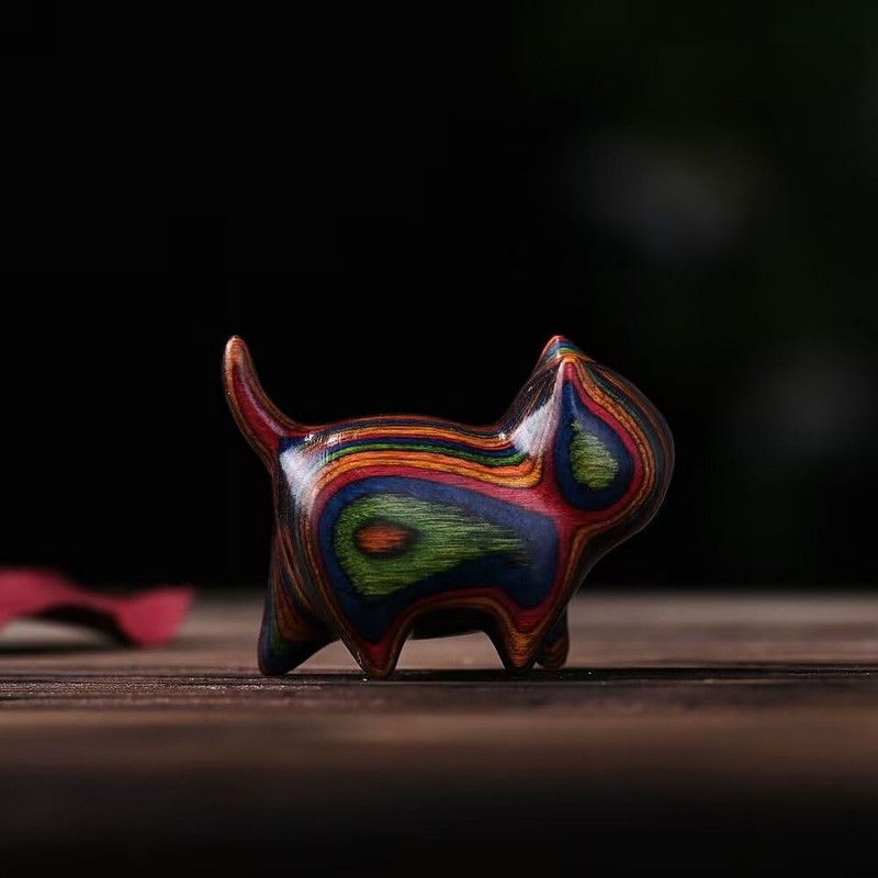HLbshi Handmade Rainbow Wooden cat Figurine Animal Carving Statue Office