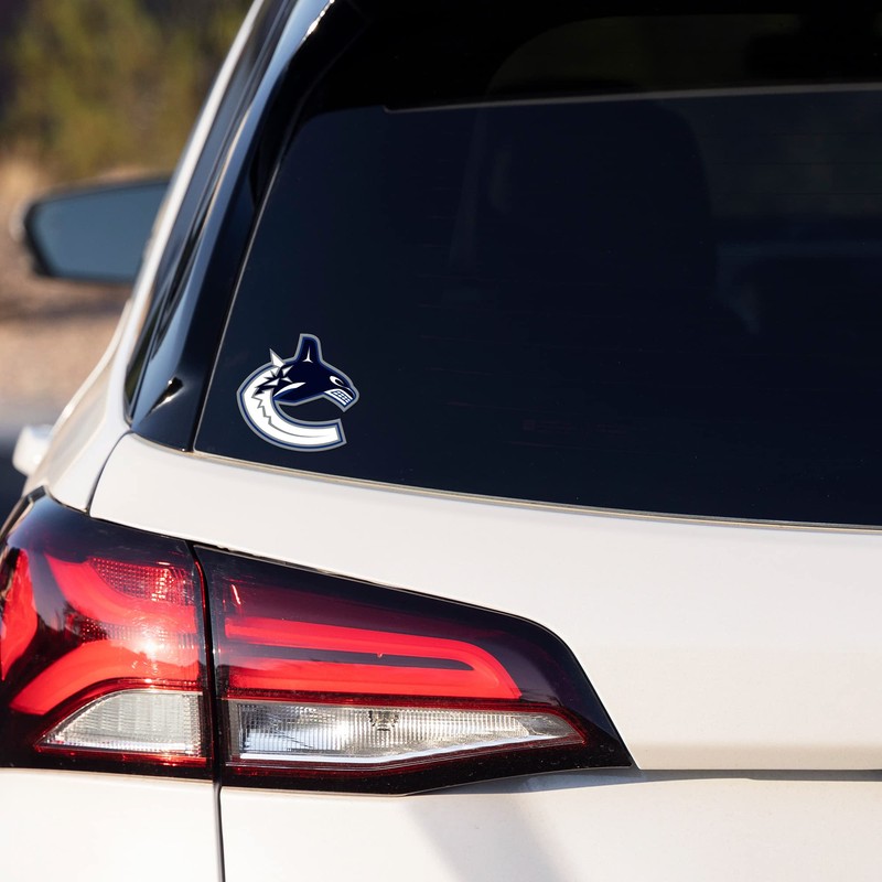 NCAA North Carolina Tar Heels Die Cut Team Logo Short