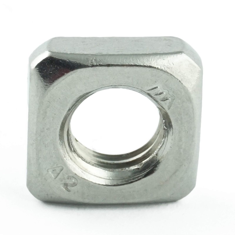 Eisenwaren2000 M4 square nuts (pack of 100) - low shape