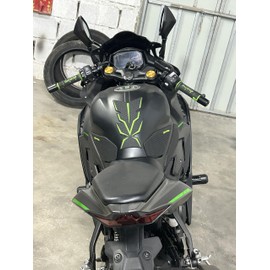 Traction Pad Tank Kit Compatible with Ninja ZX4R ZX4RR (2023-2025) Tank Pad (Midori)