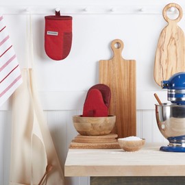 KitchenAid Beacon Two-Tone Mini Oven Mitt 2-Pack Set, Passion Red/Bordeaux, 5.5"x8"