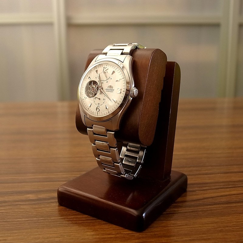 Toyooka Craft SC81 Watch Stand